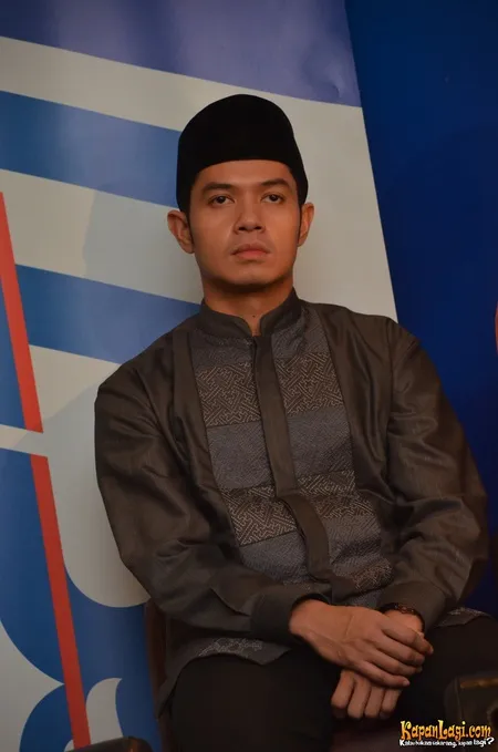 Foto Dude Harlino