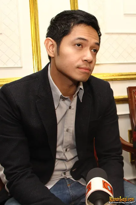 Foto Dude Harlino