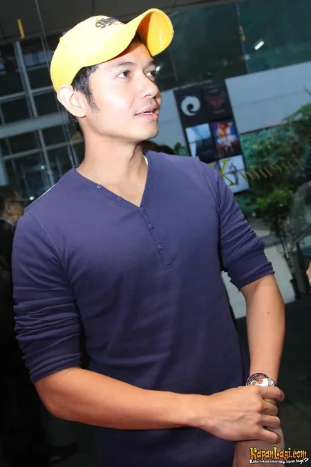 Foto Dude Harlino