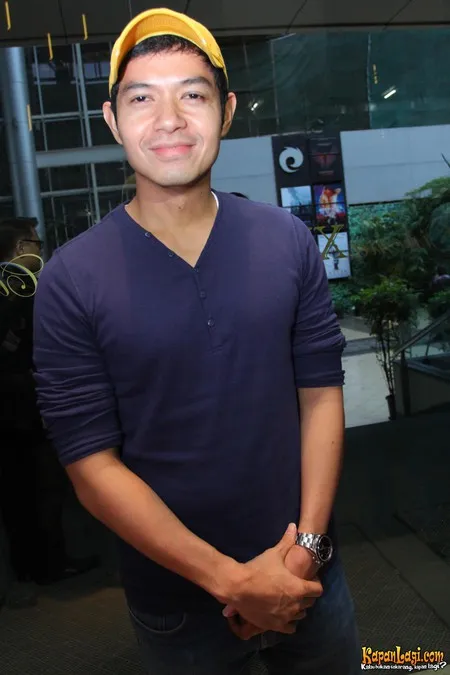 Foto Dude Harlino