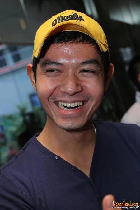 Foto Dude Harlino