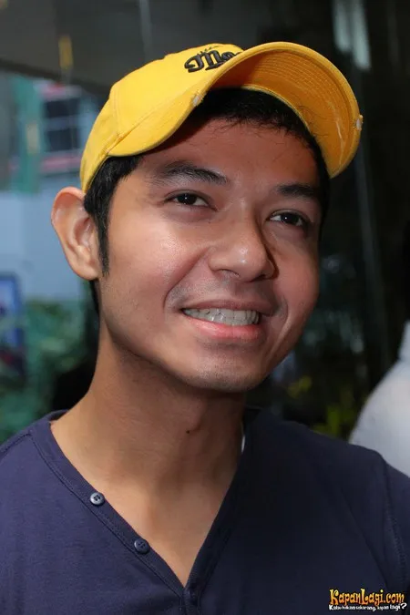 Foto Dude Harlino