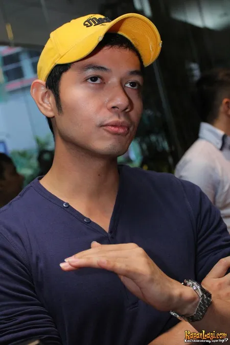 Foto Dude Harlino