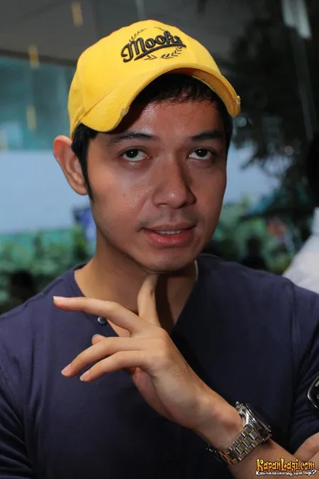 Foto Dude Harlino