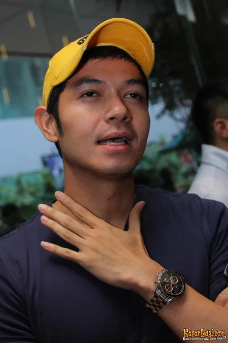 Foto Dude Harlino