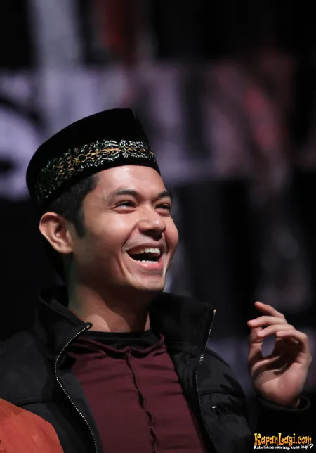 Foto Dude Harlino