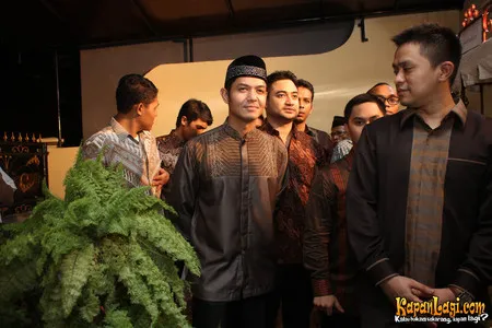 Foto Dude Harlino