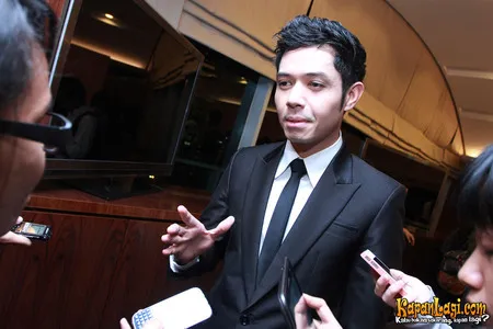 Foto Dude Harlino