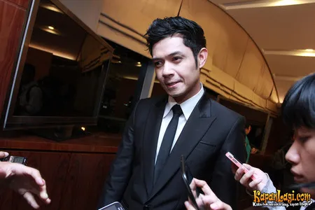 Foto Dude Harlino