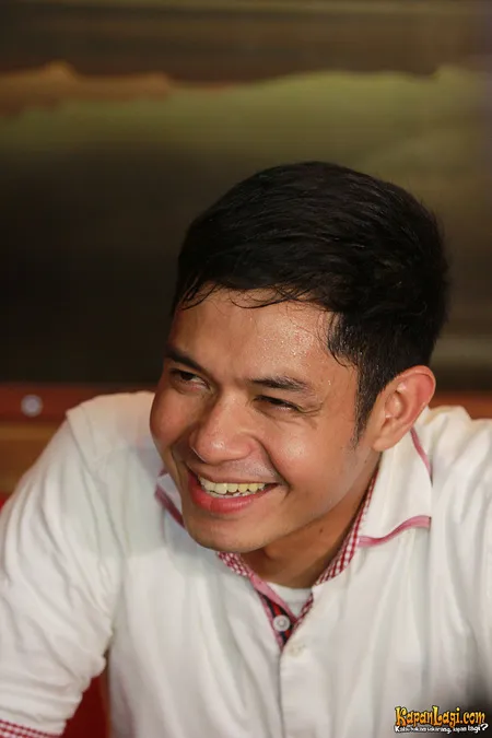 Foto Dude Harlino