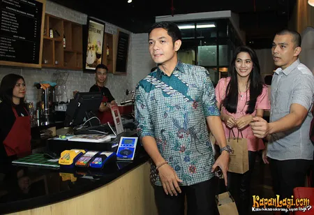 Foto Dude Harlino