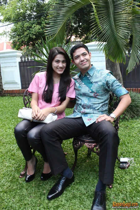 Foto Dude Harlino