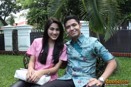 Foto Dude Harlino