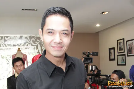 Foto Dude Harlino