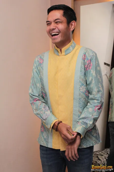 Foto Dude Harlino