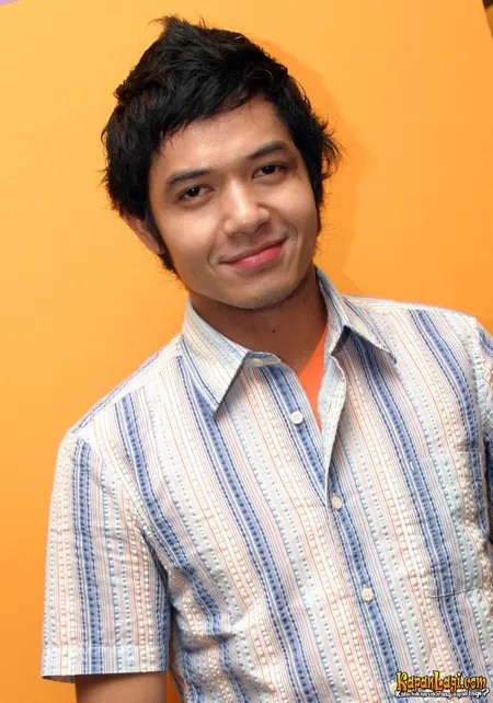 Foto Dude Harlino