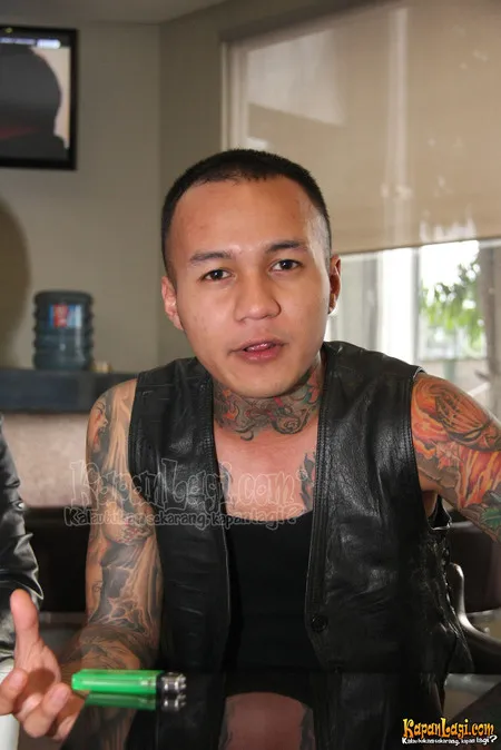 Foto Eighteen Plus Band