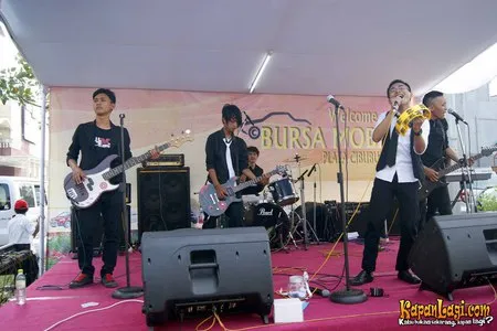 Foto Elips Band