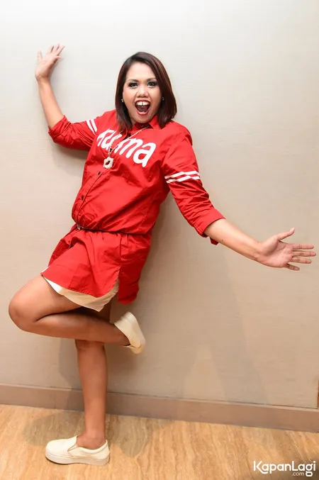 Foto Elly Sugigi