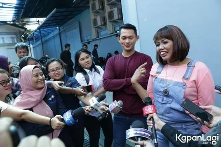 Foto Elly Sugigi