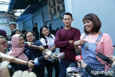 Foto Elly Sugigi