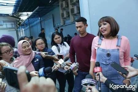 Foto Elly Sugigi