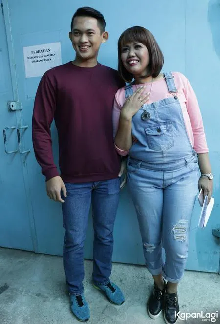 Foto Elly Sugigi