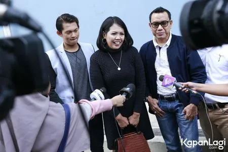 Foto Elly Sugigi