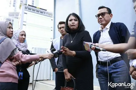 Foto Elly Sugigi