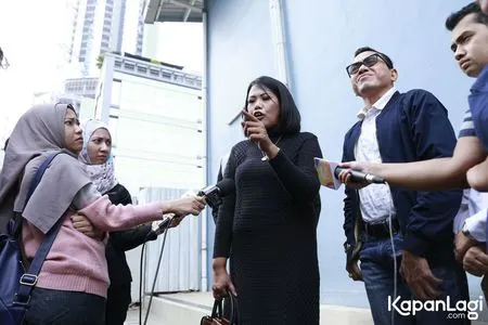 Foto Elly Sugigi