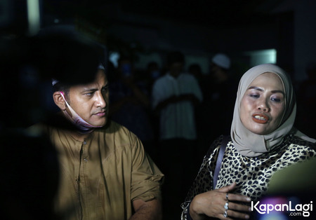 Foto Elly Sugigi