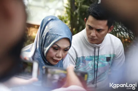 Foto Elly Sugigi