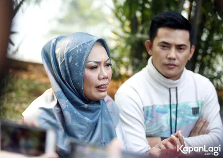 Foto Elly Sugigi