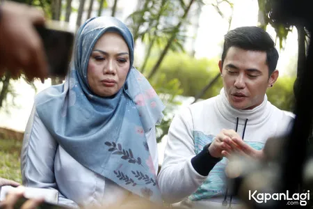 Foto Elly Sugigi