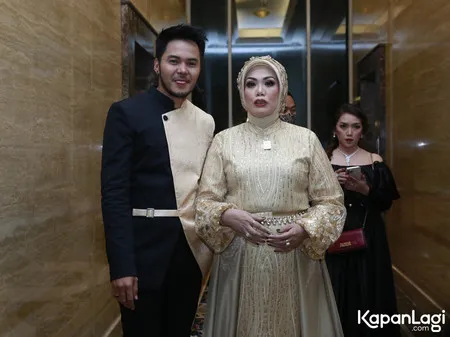 Foto Elly Sugigi