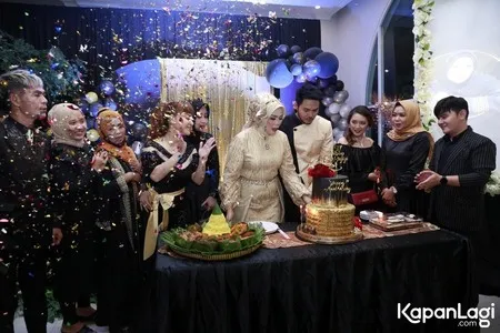 Foto Elly Sugigi