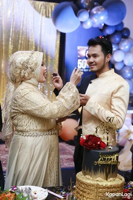 Foto Elly Sugigi