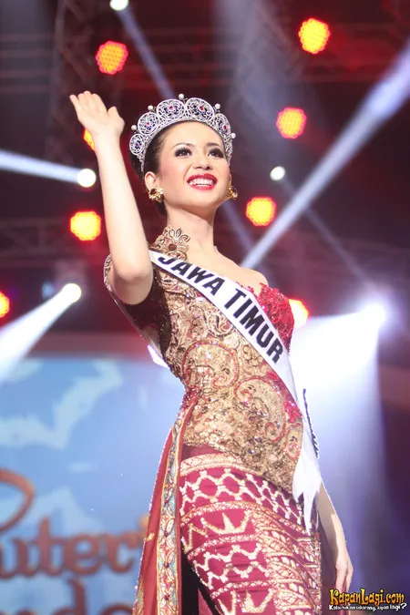 Foto Elvira Devinamira