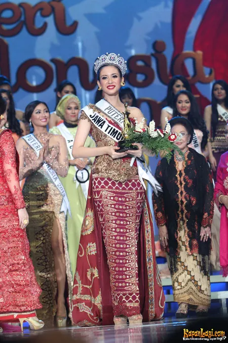 Foto Elvira Devinamira