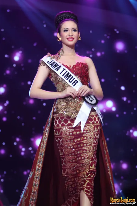 Foto Elvira Devinamira