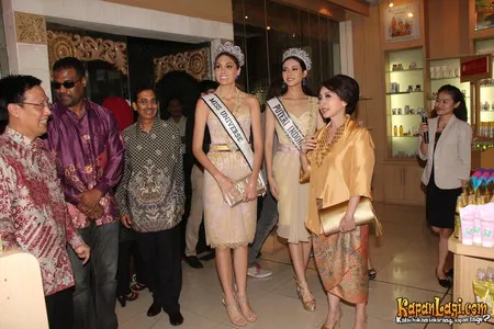 Foto Elvira Devinamira