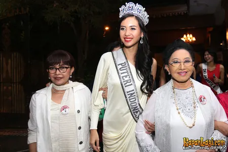 Foto Elvira Devinamira