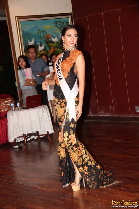 Foto Elvira Devinamira