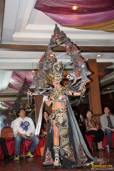 Foto Elvira Devinamira