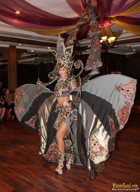 Foto Elvira Devinamira