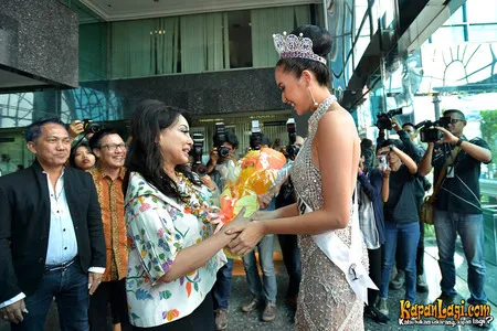 Foto Elvira Devinamira