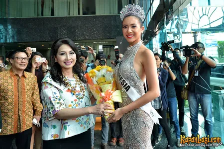 Foto Elvira Devinamira