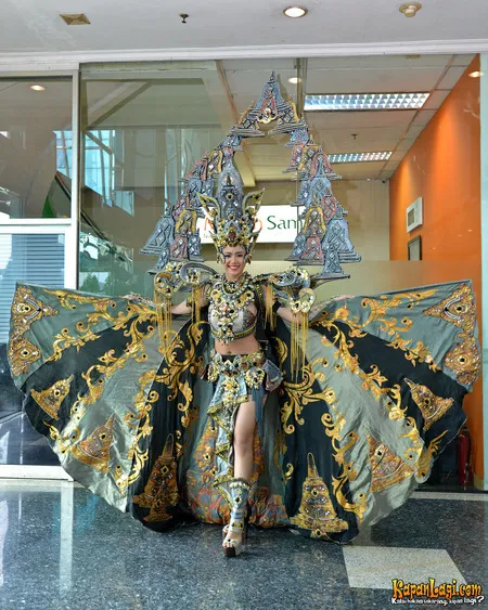 Foto Elvira Devinamira