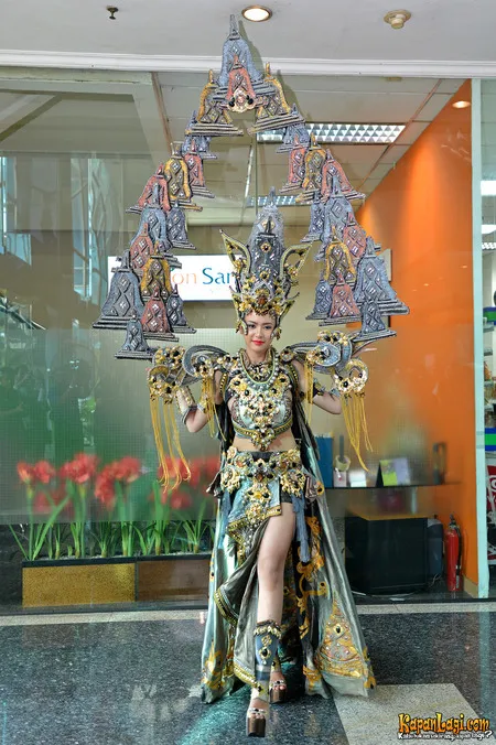 Foto Elvira Devinamira