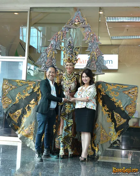 Foto Elvira Devinamira